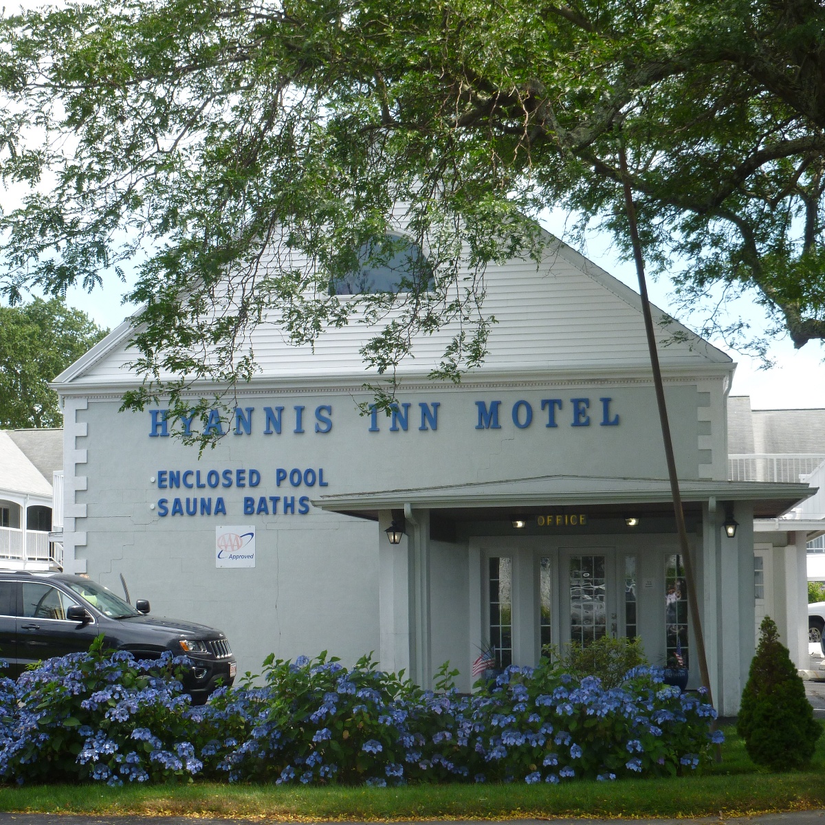 Hyannis Inn Motel